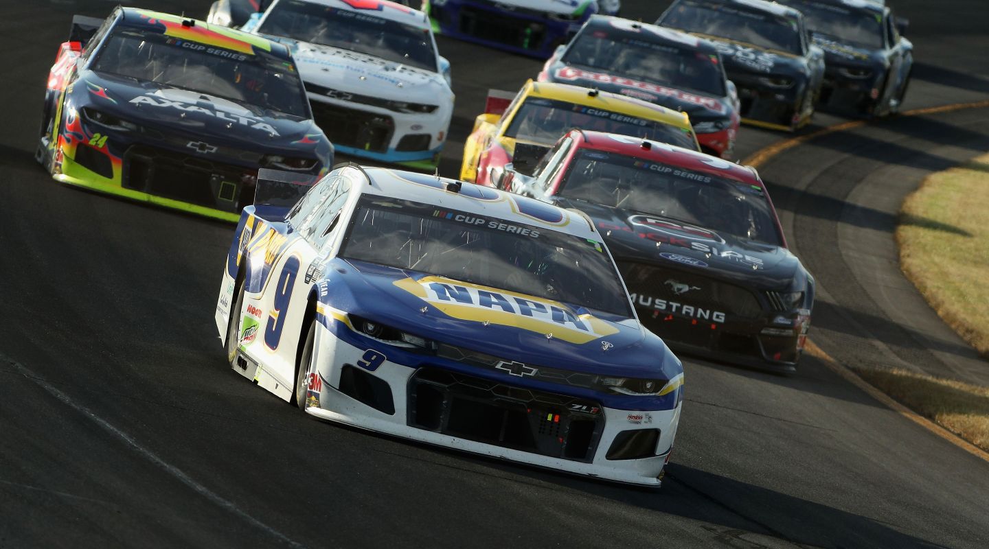 Martinsville DraftKings NASCAR Projections & Picks